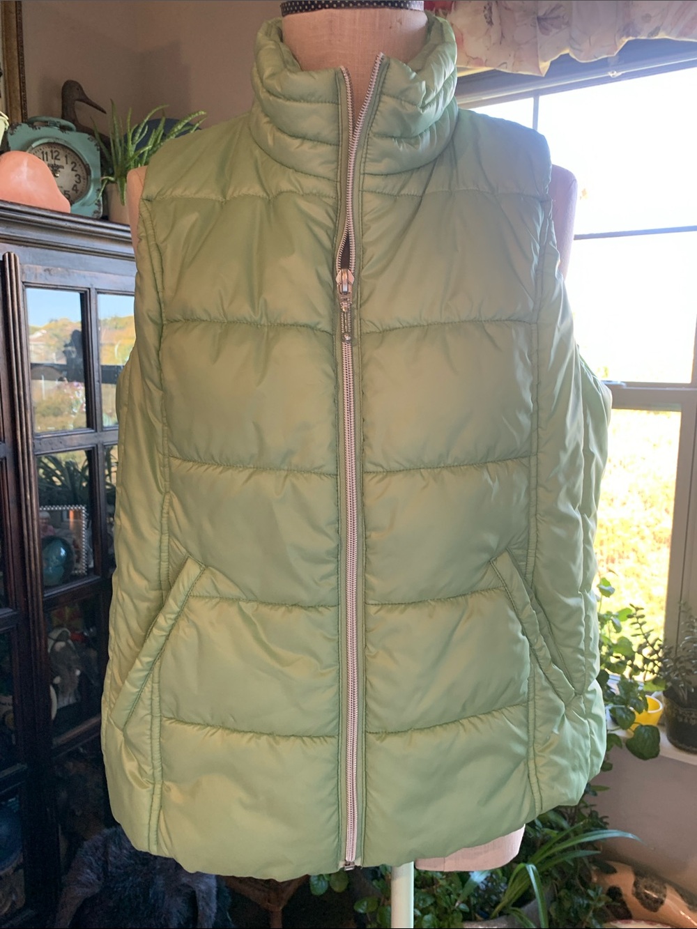 My Anorak short down puffer vest light sage green Size L